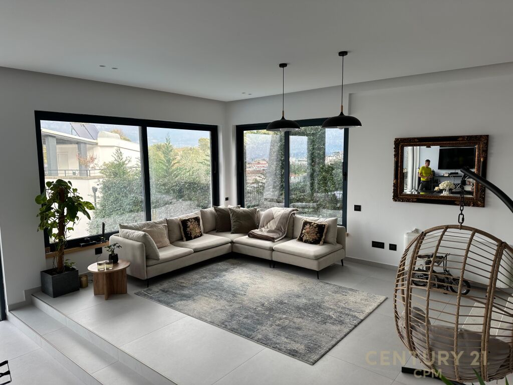 🏠 Villa Available at the Dry Lake