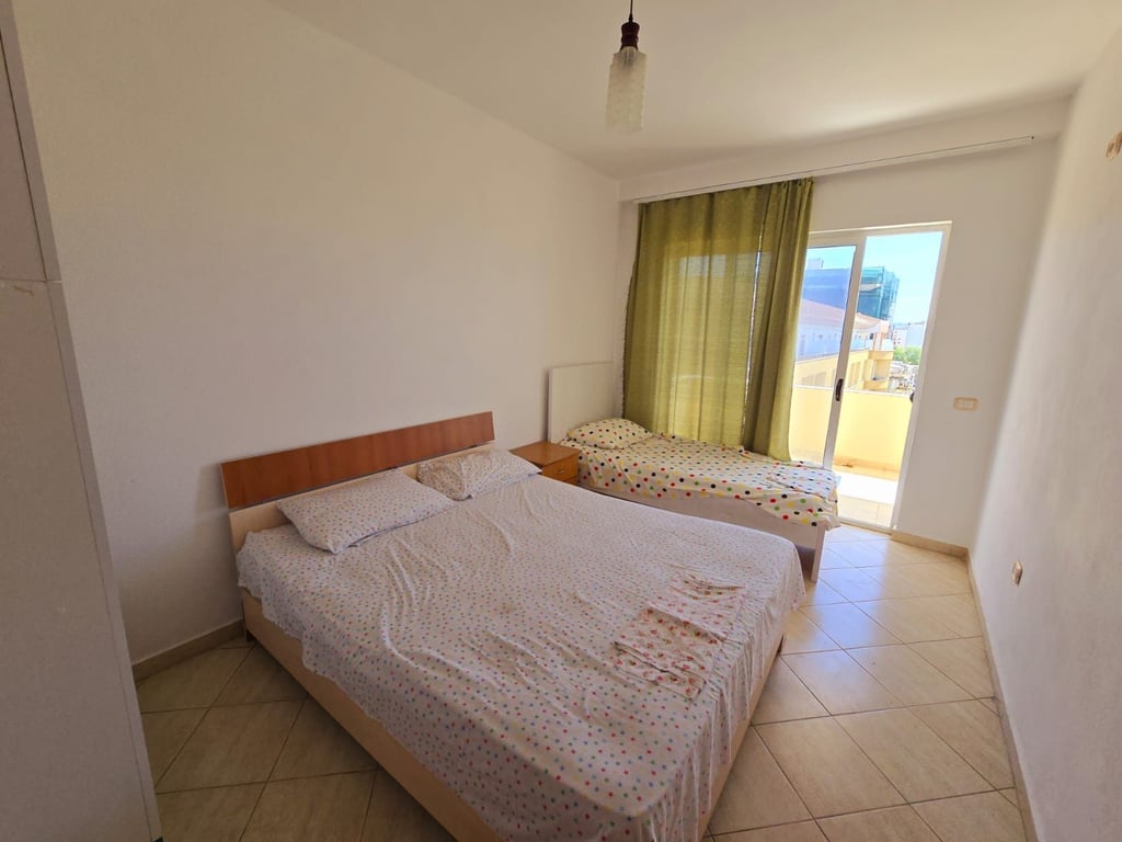 SHITET APARTAMENT 2+1 NE PLAZHIN HEKURUDHA, DURRËS 