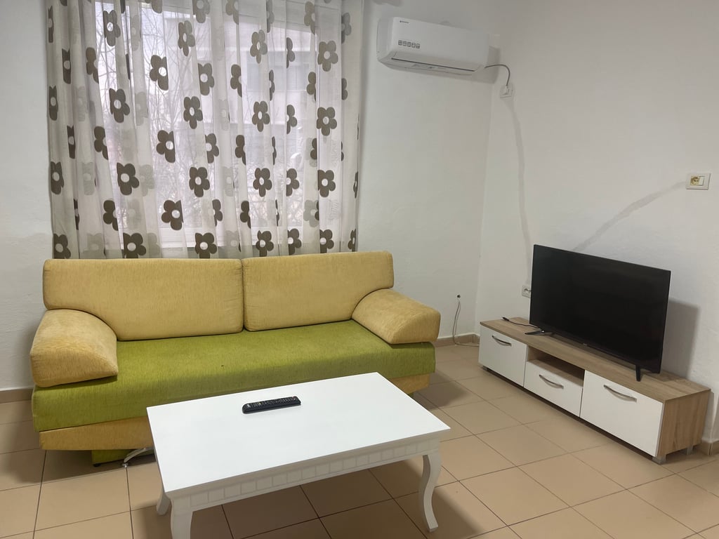 Jepet me qera apartament 1+1 tek Prokuroria