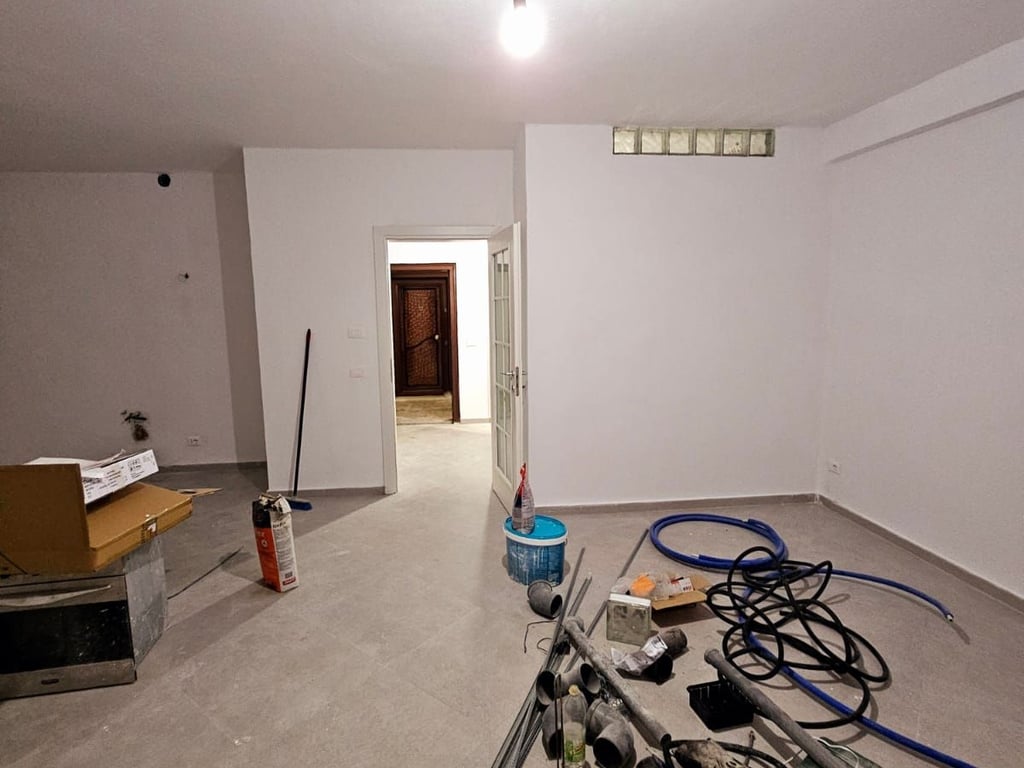 SHITET APARTAMENT 2+1+2 PRANE MARKATES DURRES