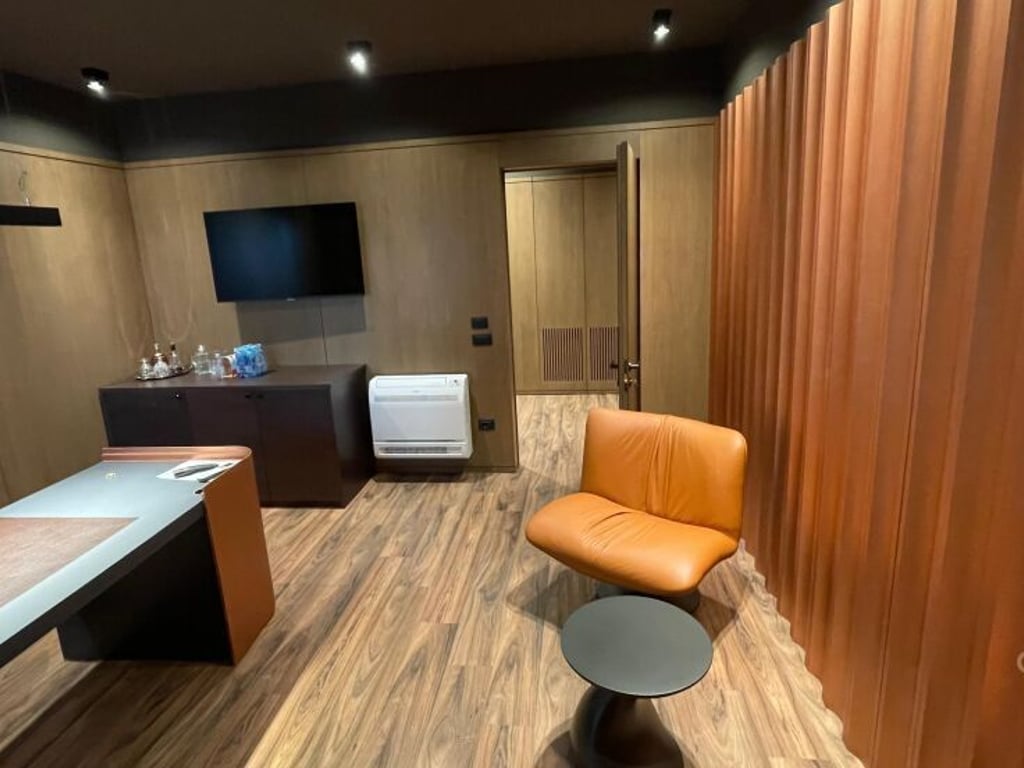 🏢 ZYRË LUKSOZE ME QIRA NË LION PARK! 🌟 | LUXURY OFFICE FOR RENT IN LION PARK!