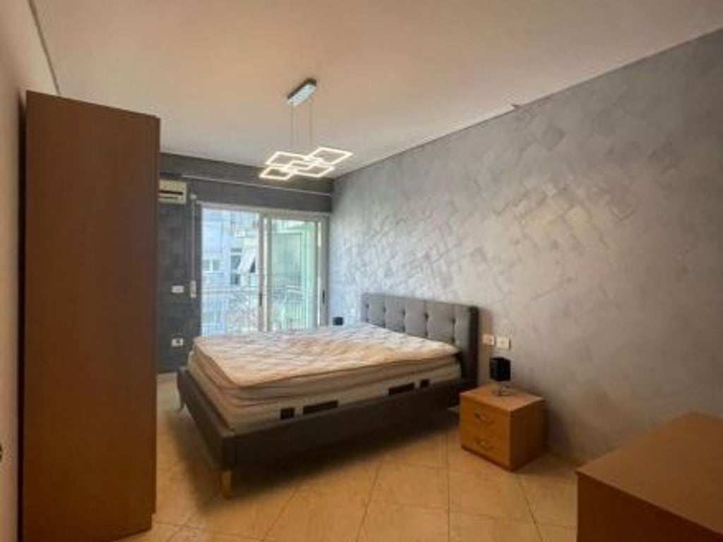 🏡 Shitet apartament 2+1 te Report Tv, prane Rruges e Kavajes