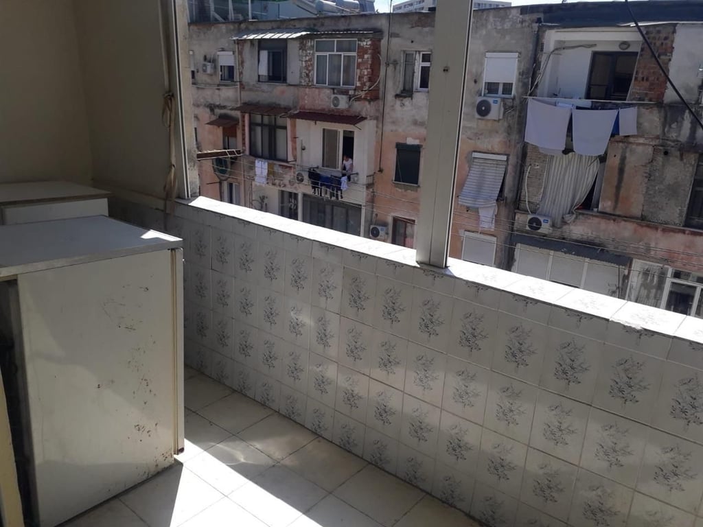 Jepet me qera Ap 2+1perball shkolles Harry Fultz 