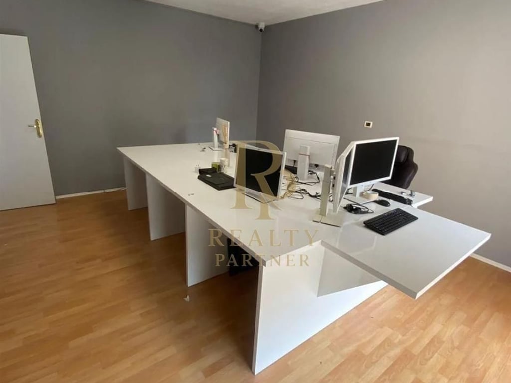 JEPET ME QIRA !! APARTAMENT 4+1 për ZYRA | BLLOK