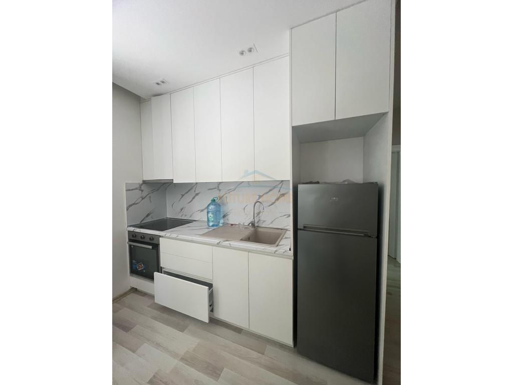 Qera, Apartament 1+1, Komuna e Parisit, Tirane .