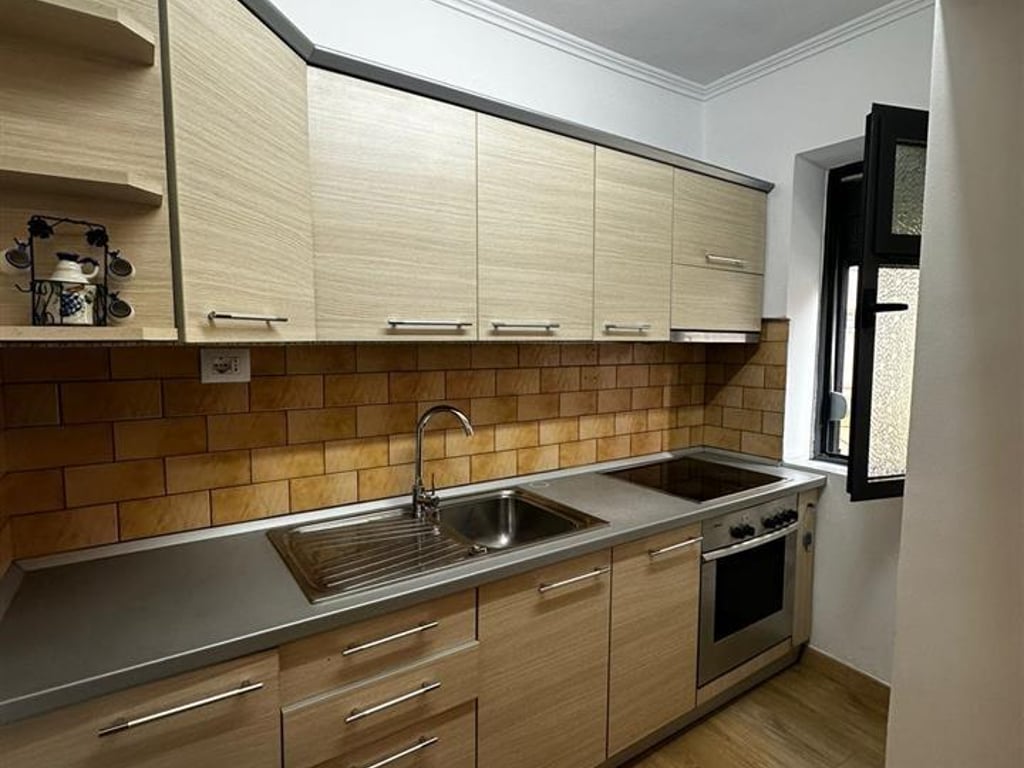 Apartament me qera 1+1 ne Myslym Shyri (ID B211335) Tirane.