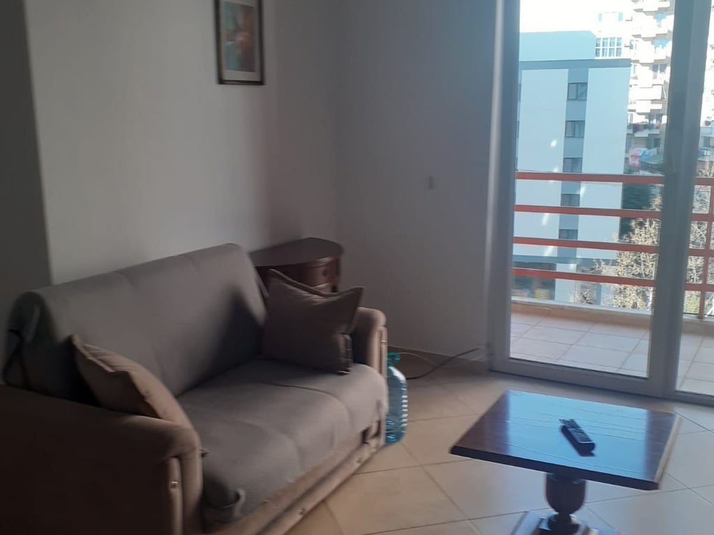 Jepet me qira Apartament 2+1+2 Astir