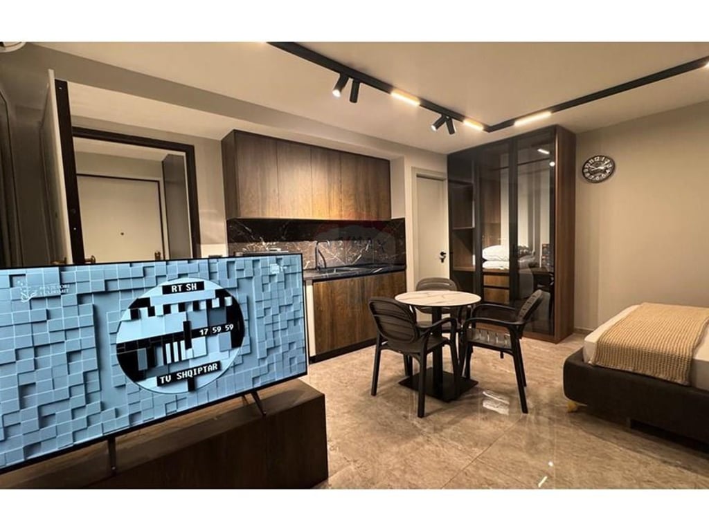 SHITEN 2 GARSONIERE PRANE MOZAIKUT, RR. KAVAJES