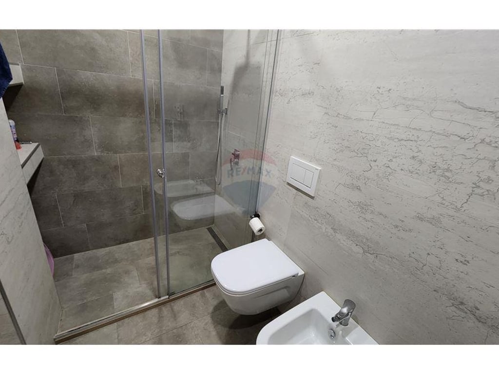 Affittasi appartamento 2+1 in Via Kavajë.