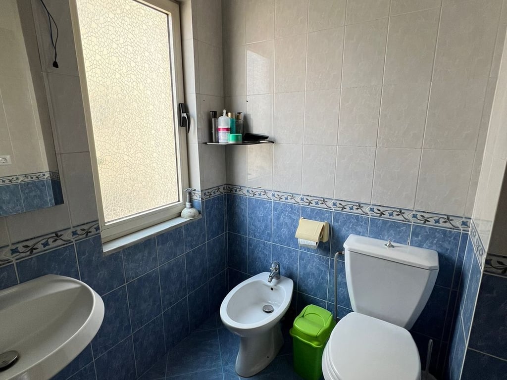Apartament 1+1 per qira, prane Pallatit Me Shigjeta!
