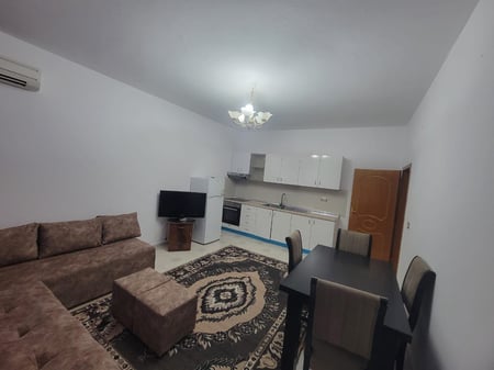 Affittasi appartamento 1+1+1 con balcone