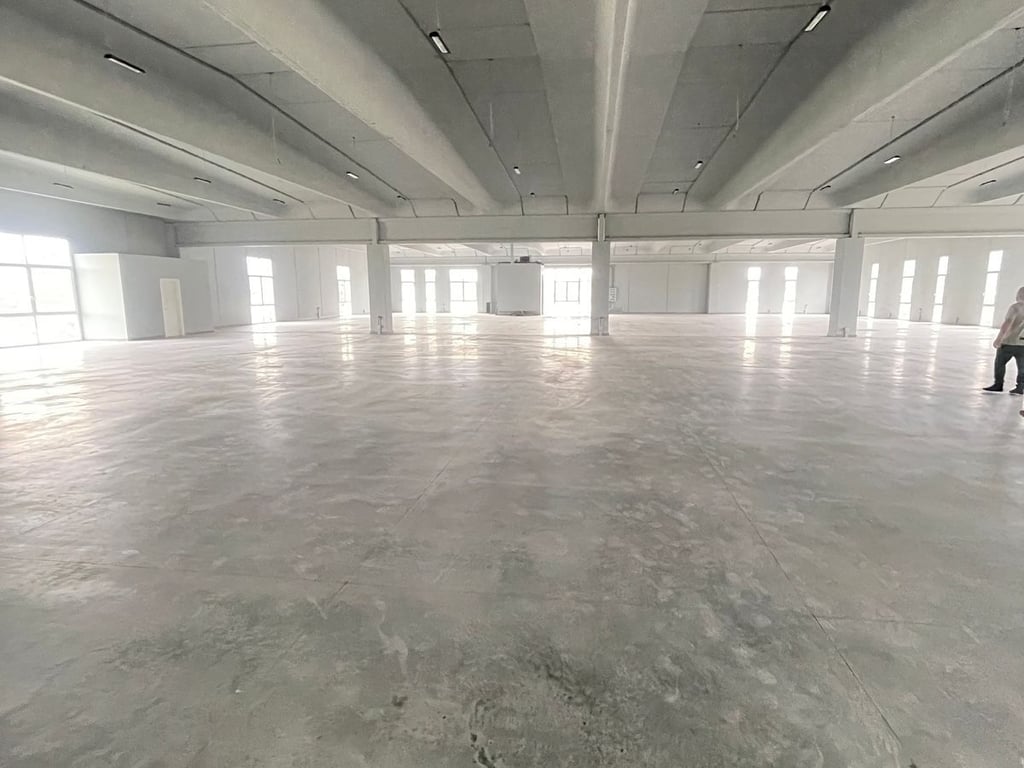 JEPET ME QERA MAGAZINE Autostrada Tirane-Durres   