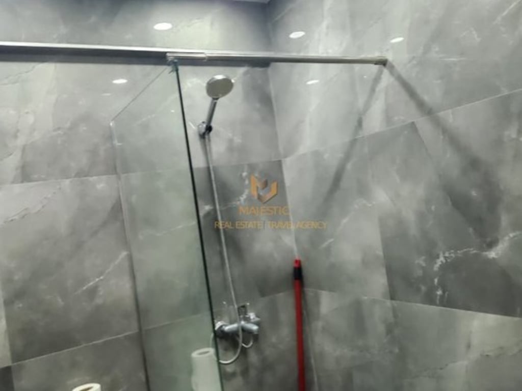 Jepet me qera garsoniere prane Sheshit Willson