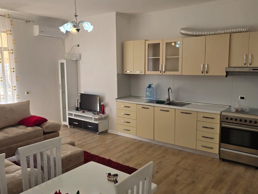 Apartament 2+1 me qira ne Misto Mame