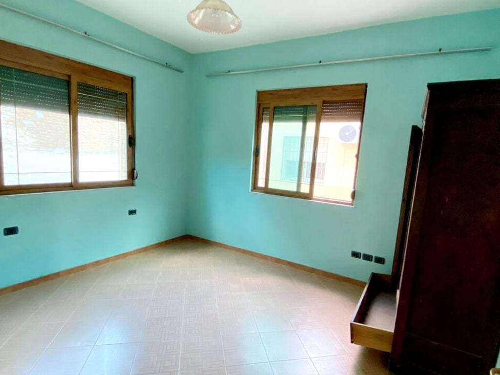 🔥New listing, only 10 m from our office🔥 A 2-story villa for sale, Kavajë center