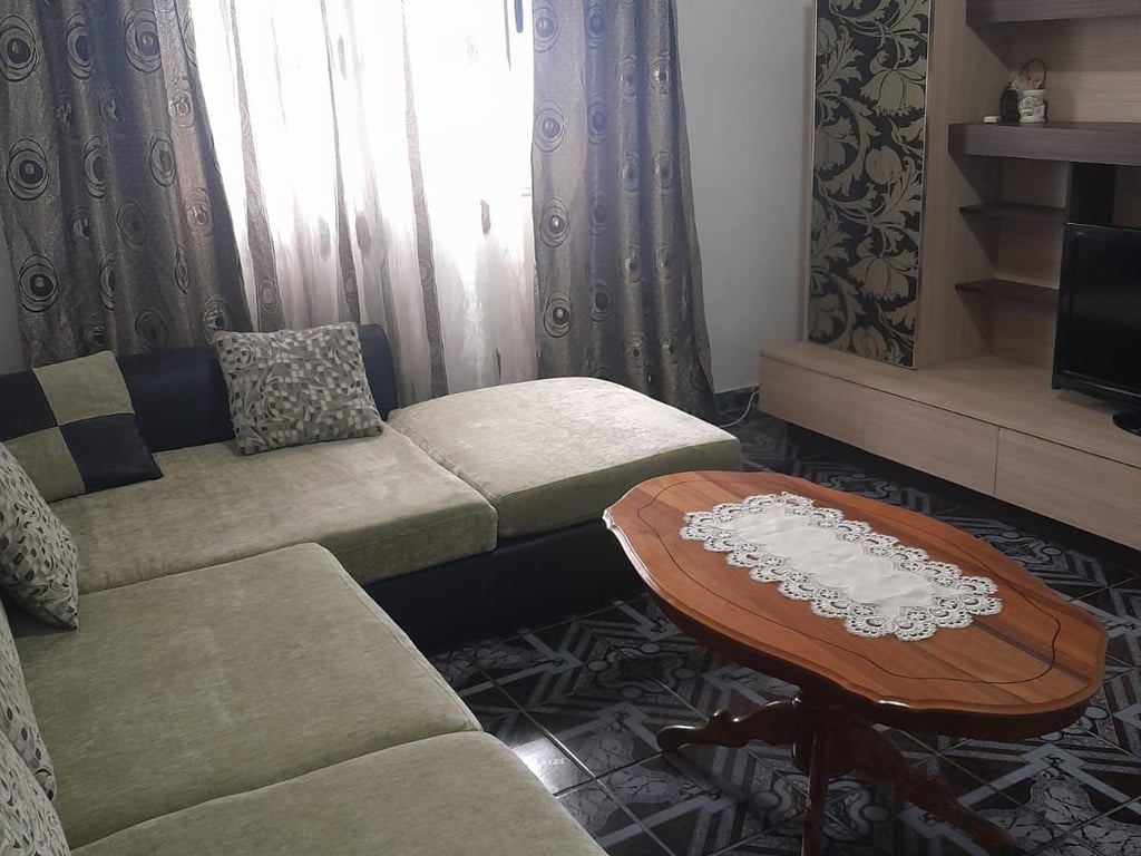 Apartment 2+1 for rent, Allias Njazi Meka street 300,000 lek.