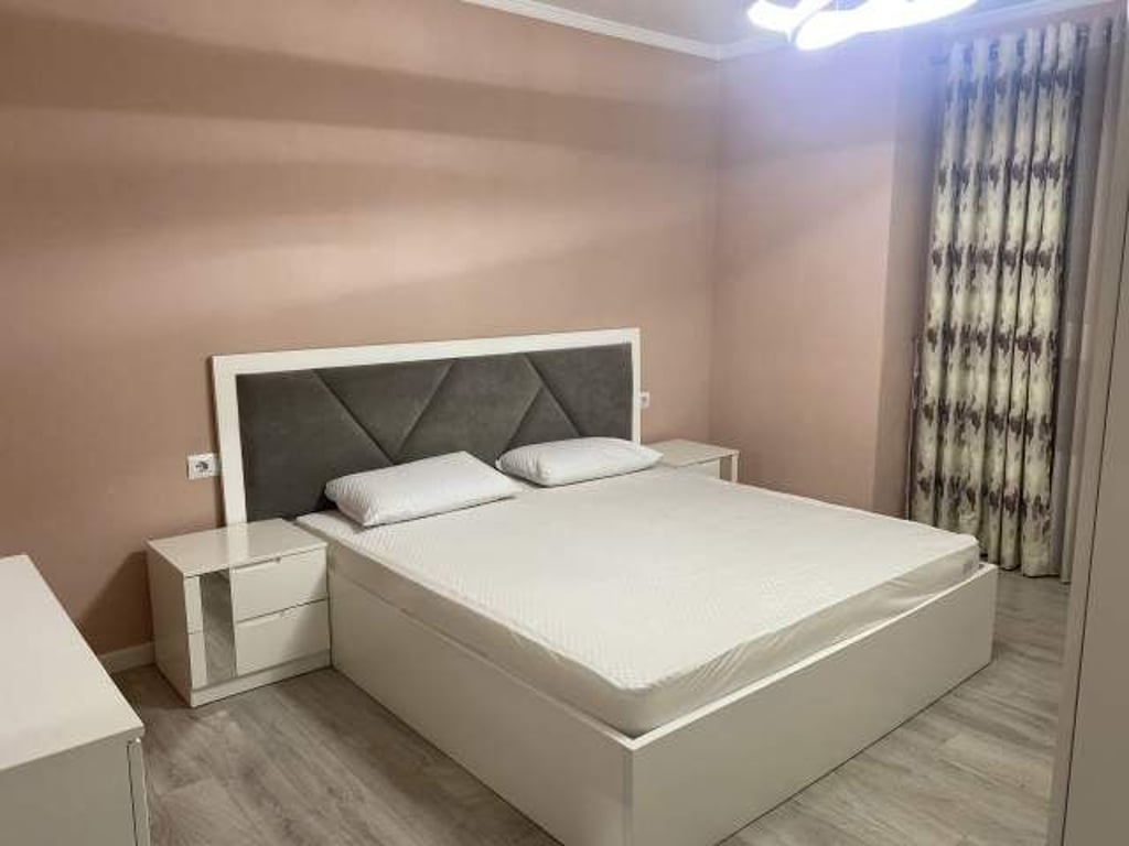 APARTMENT FOR RENT 2+1+2 PARKING SPOTS 700 EURO GOLDEN PARK COMPLEX