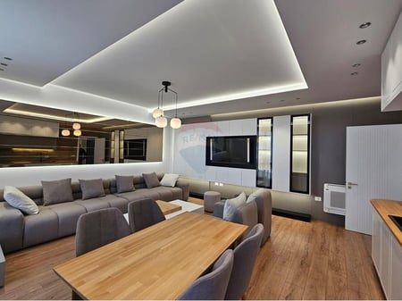 1+1 apartment for rent on Bulevardi i Ri!