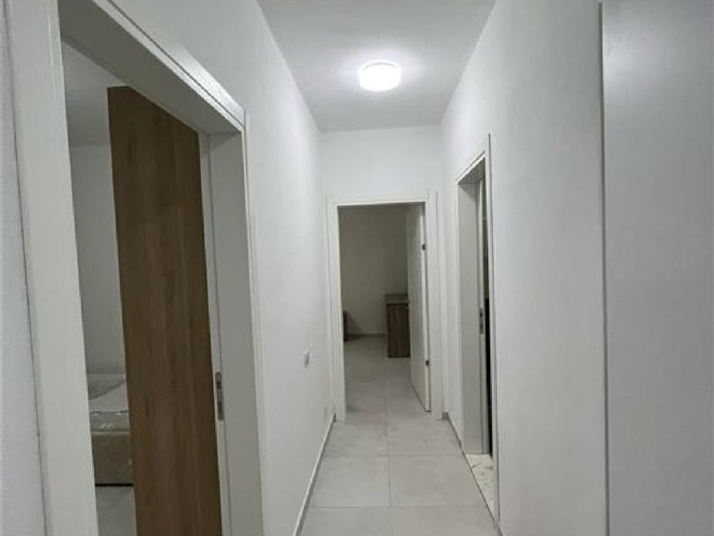 Apartament me qera 2+1