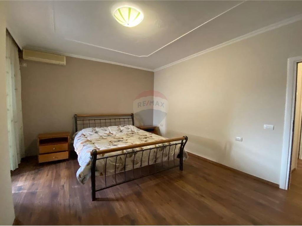 Apartament 2+1 me qira prane Librit Universitar!