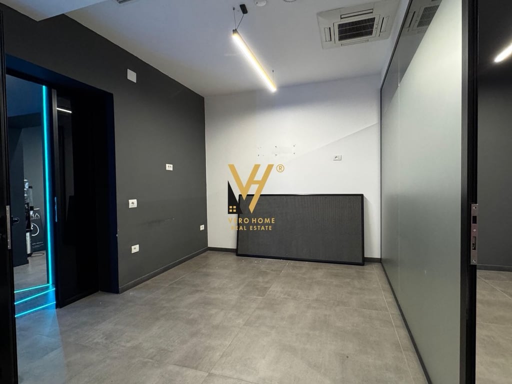 JEPET AMBIENT 100M2 ME QERA TE BLLOKU 2.200 EURO