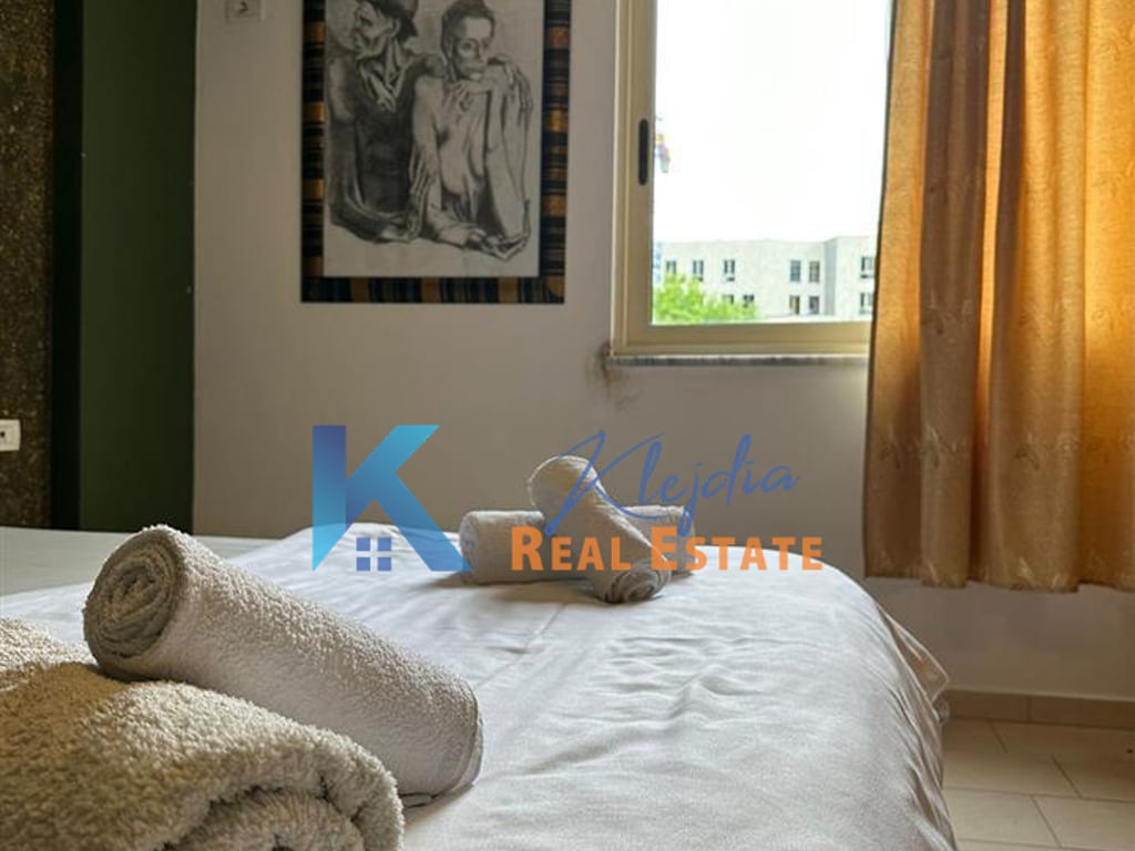 Apartament 1+1 per qira afer Liqenit te Thate
