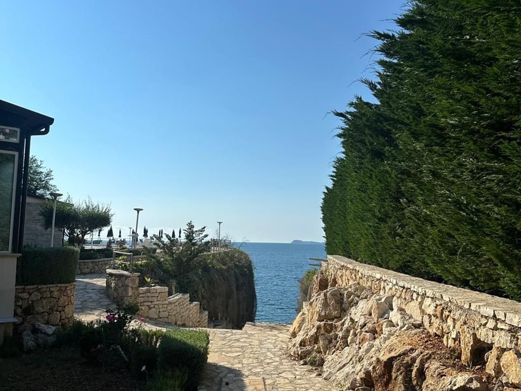 VENDESI APPARTAMENTO 2+1, “AQUAMARINE RESIDENCE”, VALONA