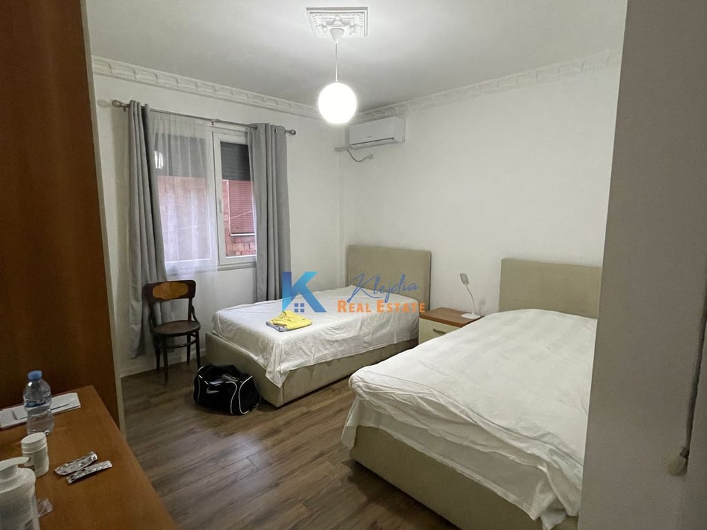 2+1+2 per qira qira ne Selite, afer Universitetit Marin Barleti