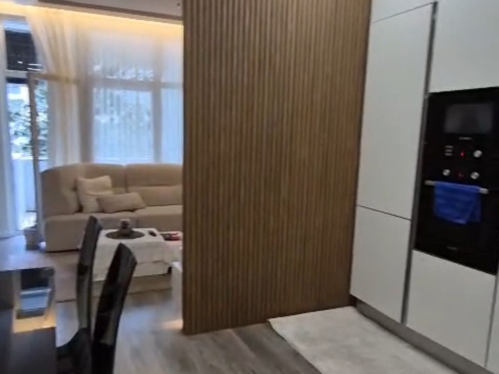 Shitet Apartament 3+1+2 Komuna e Parisit