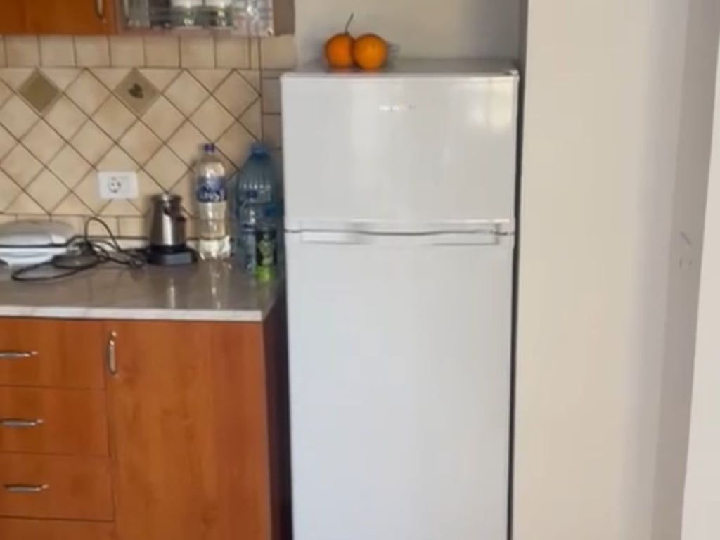 Apartment 1+1 for rent, former Aviation Field near Agroni bar. Price: 400 thousand lek.