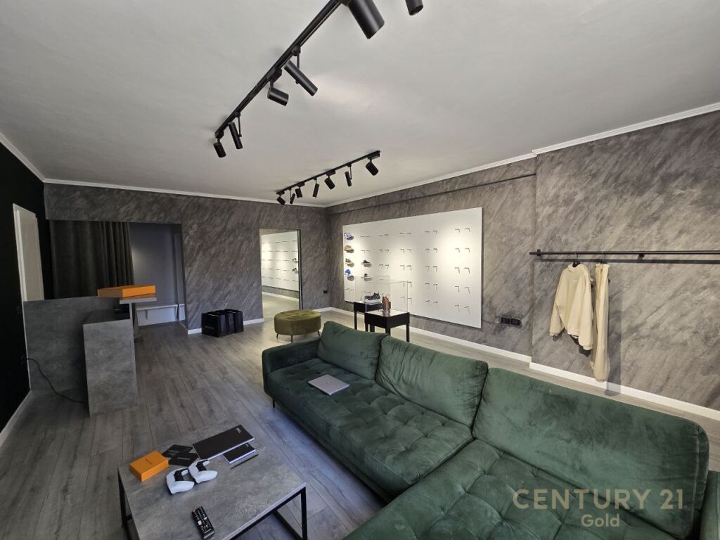 Office/Apartment for sale near the New Bazaar!
