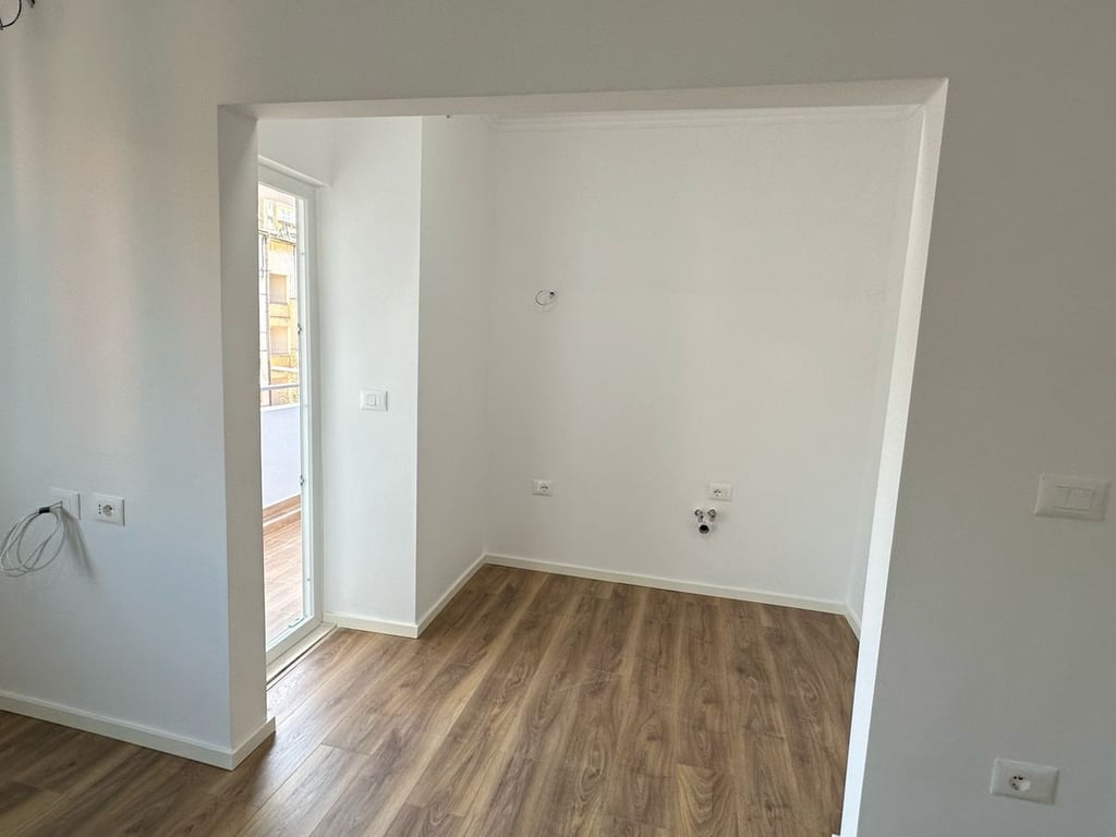 📌Shitet Apartamenti 2+1 perballe Kompleksi Delijorgji 