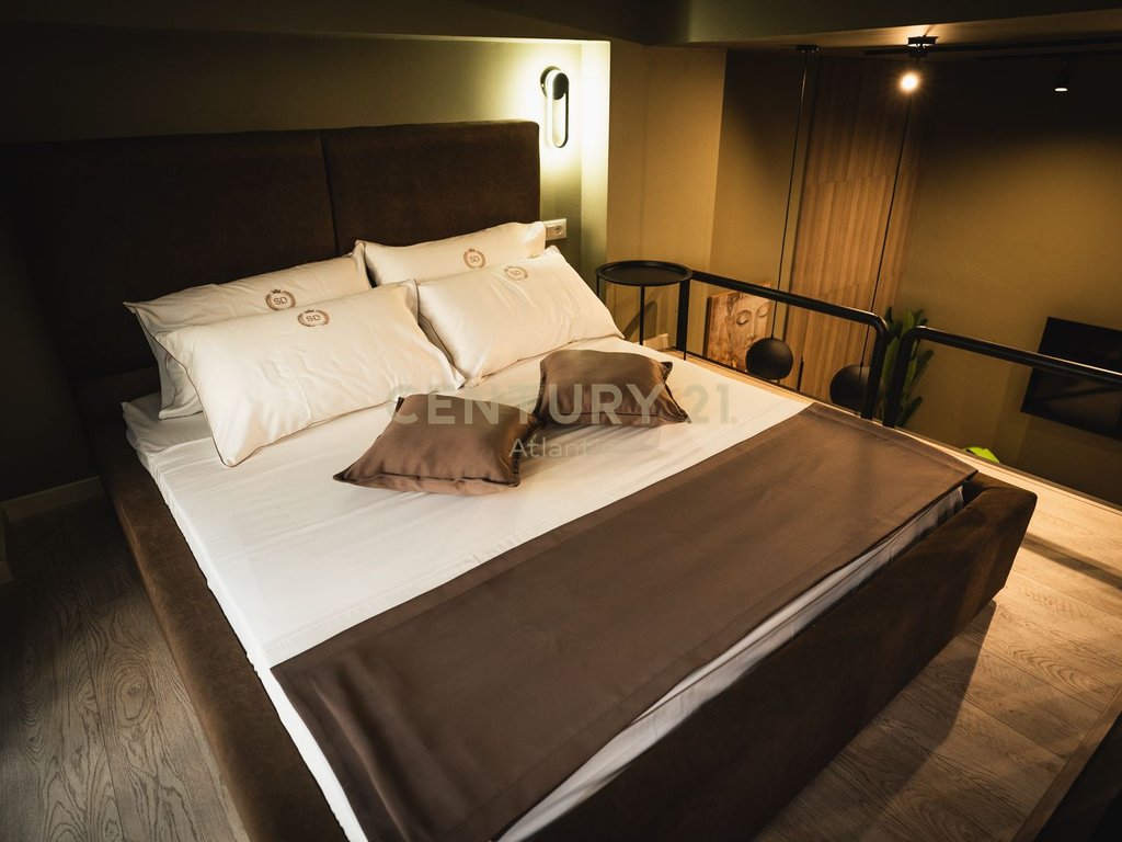 A DUPLEX IS FOR RENT AT PORT VIEW!