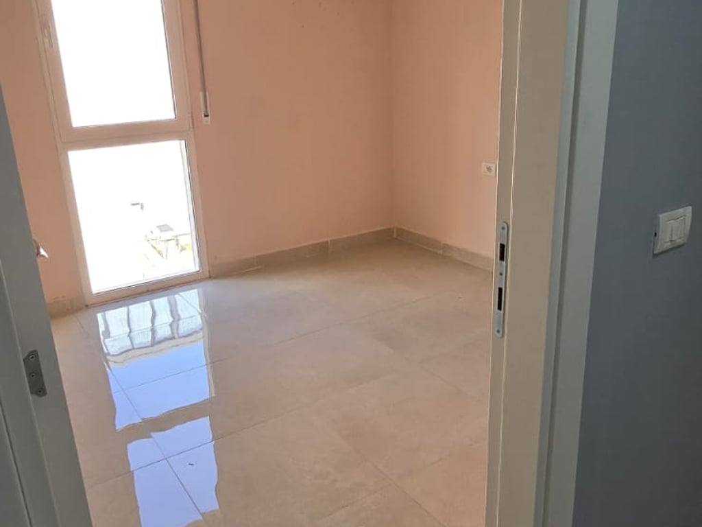 2+1 in VENDITA in Via Haxhi Hysen Dalliu, vicino alla Procura.