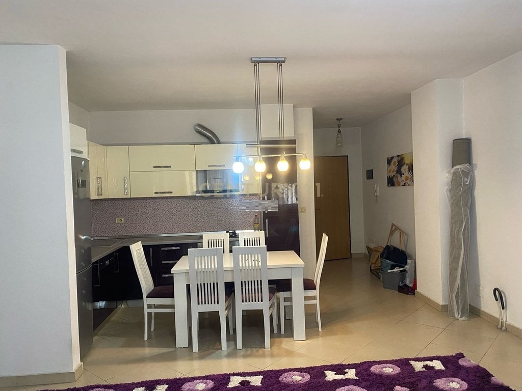 Affittasi appartamento 2+1 con posto auto a Fresk! 450 € /Mese
