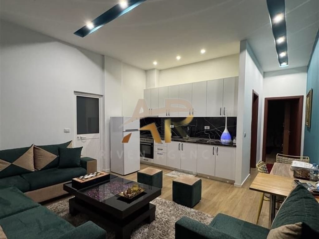 Jepet me qera apartament 2+1 te Kodra e Priftit