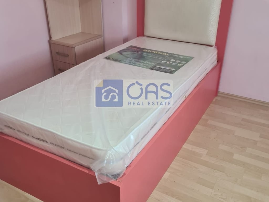 A 2+1 apartment is for rent on "Rruga e Kosovareve".