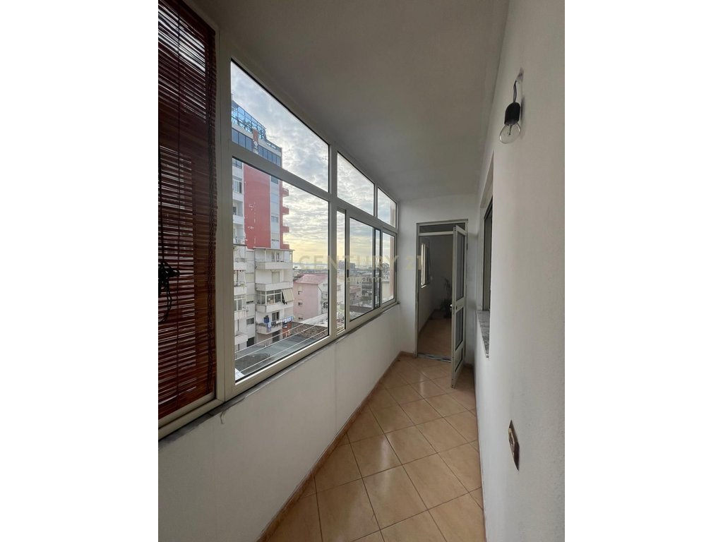 Appartamento 2+1 in affitto all'ingresso di Durazzo!