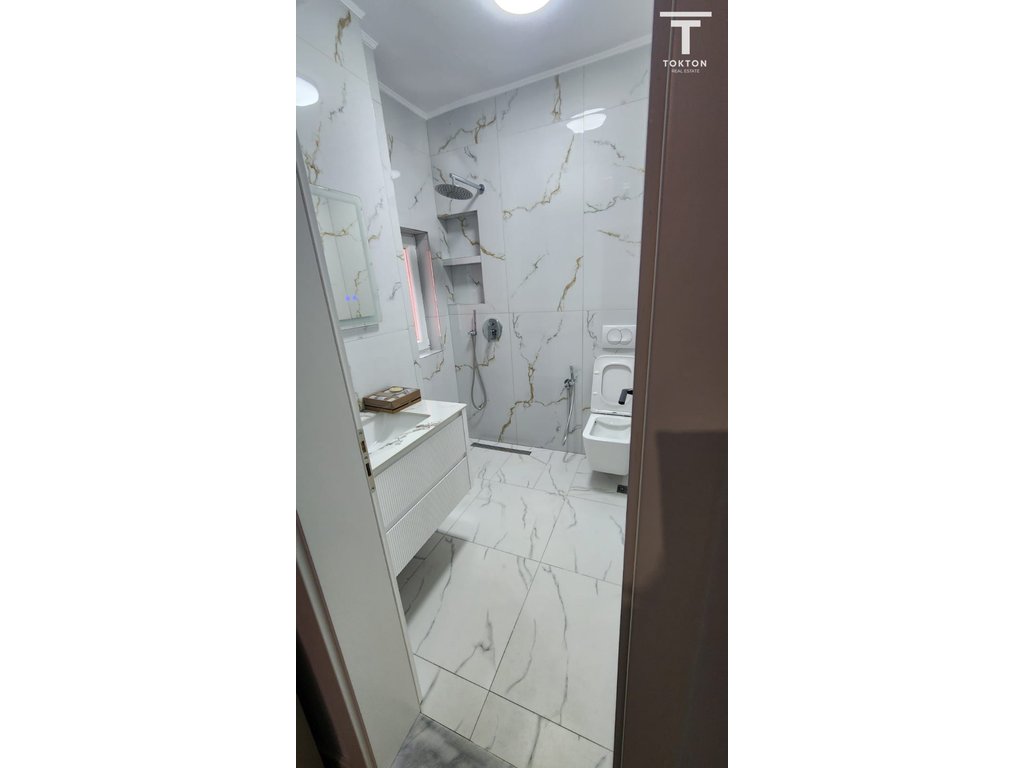 AFFITTASI, APPARTAMENTO 2+1, VIA DI DIBRA, TIRANA.