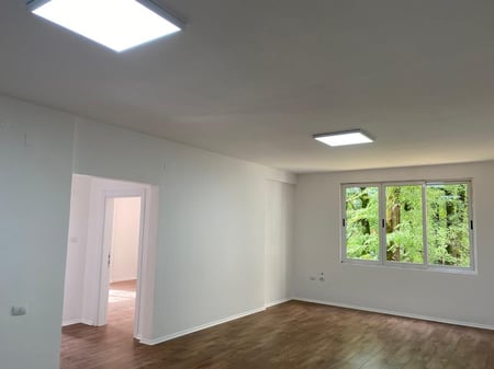 Zyre me Qera tek Rruga e Elbasanit (ID BZ2248) Tirane