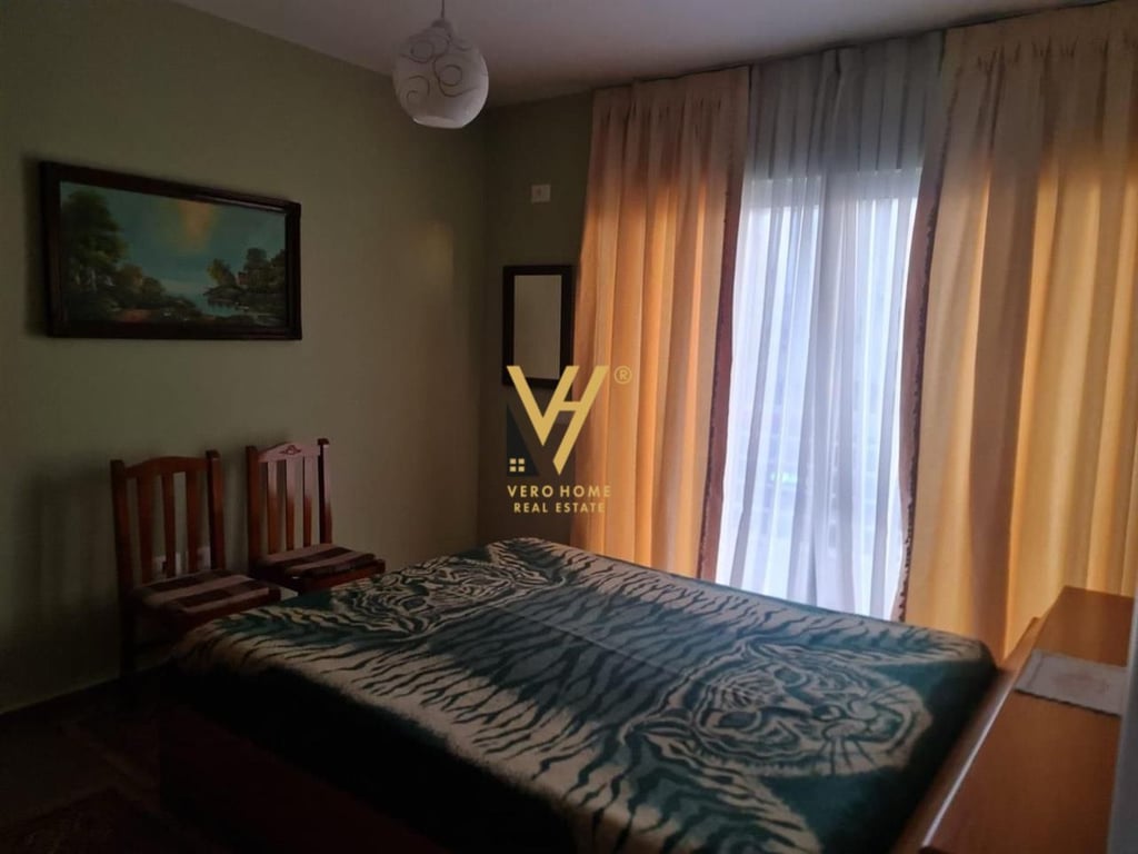 2+1 apartment for rent in Komuna e Parisit, 650 euros.