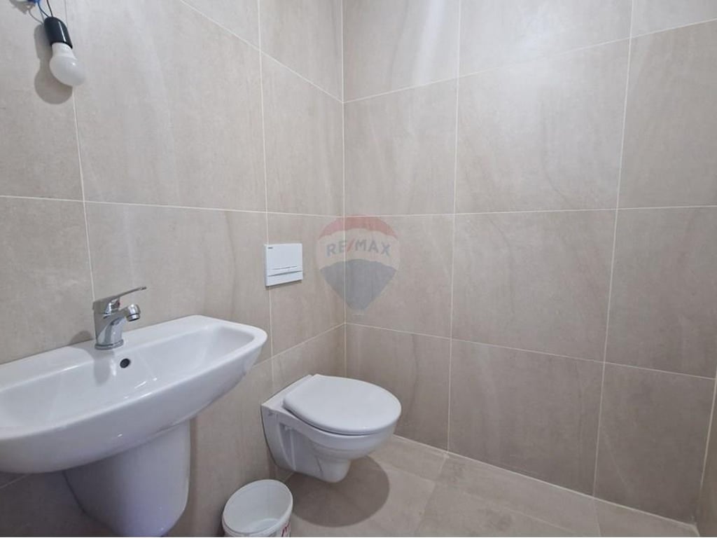 Shop for rent near the Olympic Park, Paris Commune!