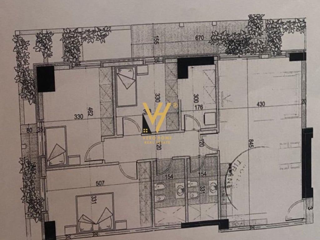 JEPET ZYRE 160M2 ME QERA TE GARDEN BUILDING 2.000 EURO
