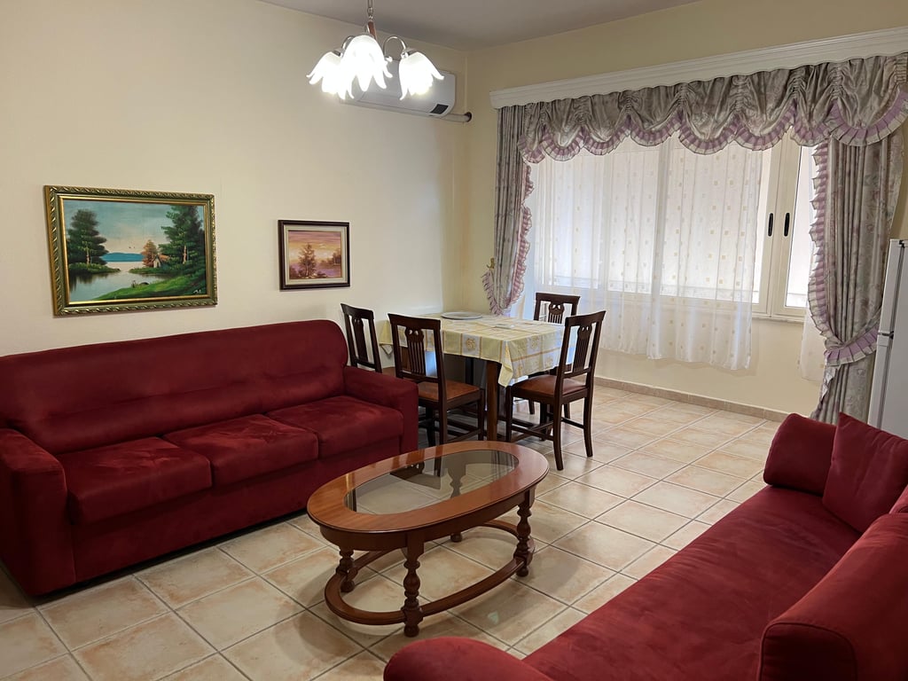 Affittasi appartamento 1+1+1 con balcone