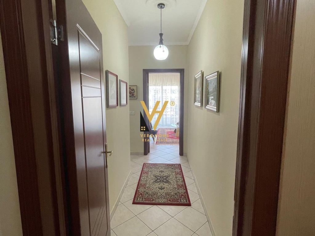 JEPET APARTAMENT 2+1+BLK ME QERA NE LAPRAKE 550 EURO