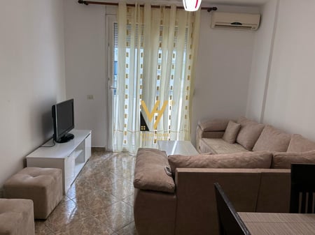 AFFITTASI APPARTAMENTO 1+1 PRESSO L'EX ESPOSIZIONE 55.000 LEKË