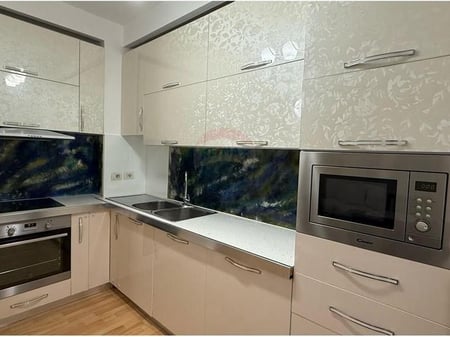 Appartamento 2+1+2 in affitto in via 21 Dicembre!!!