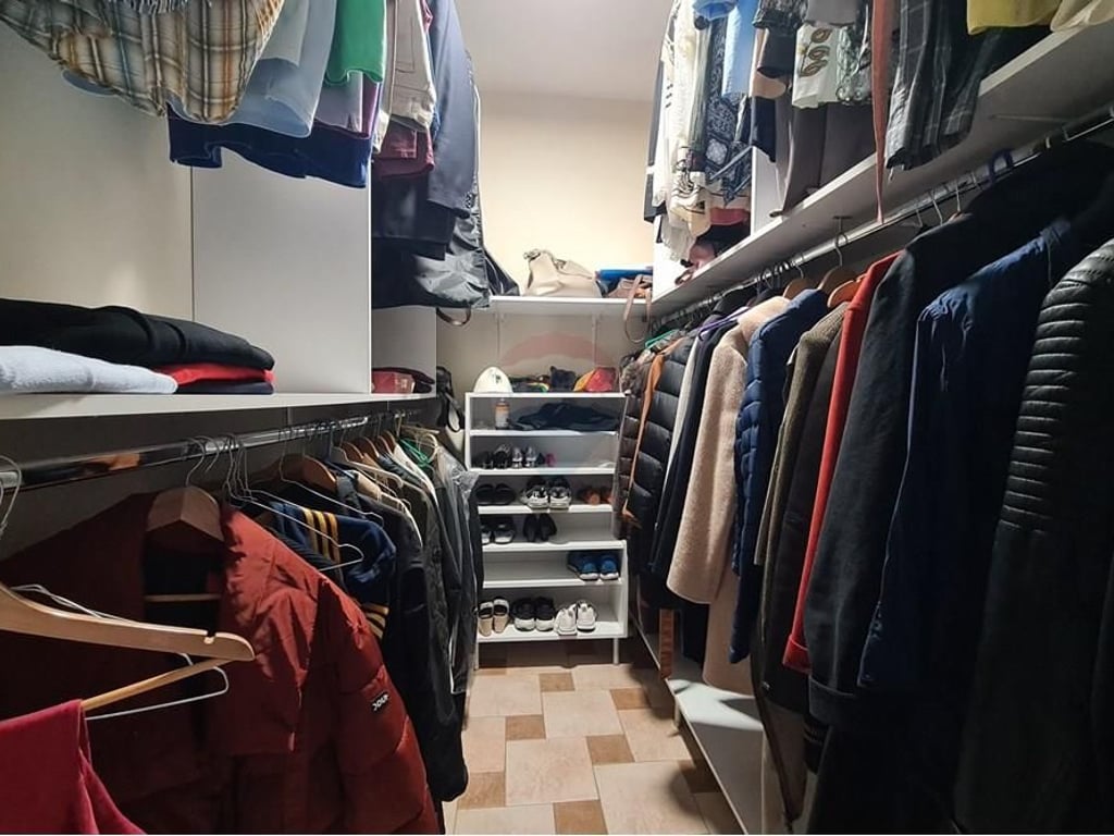 Appartamento 3+1+2 in affitto in via 21 Dicembre!