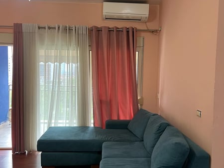 JEPET ME QIRA 2+1+1 FUSHA E AVIACIONIT  50.000 LEKE 