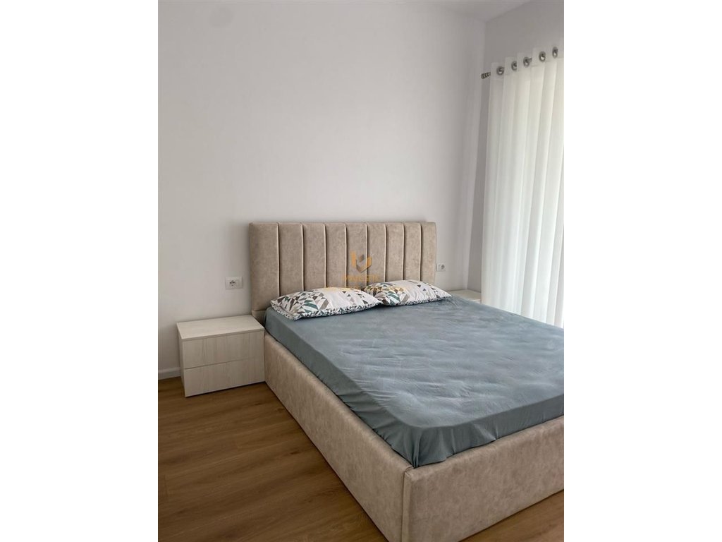 A 2+1 apartment with parking is available at the Kaimi residence.